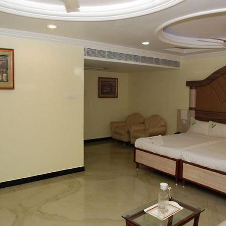 Shri Perumal Inn Puducherry Eksteriør billede