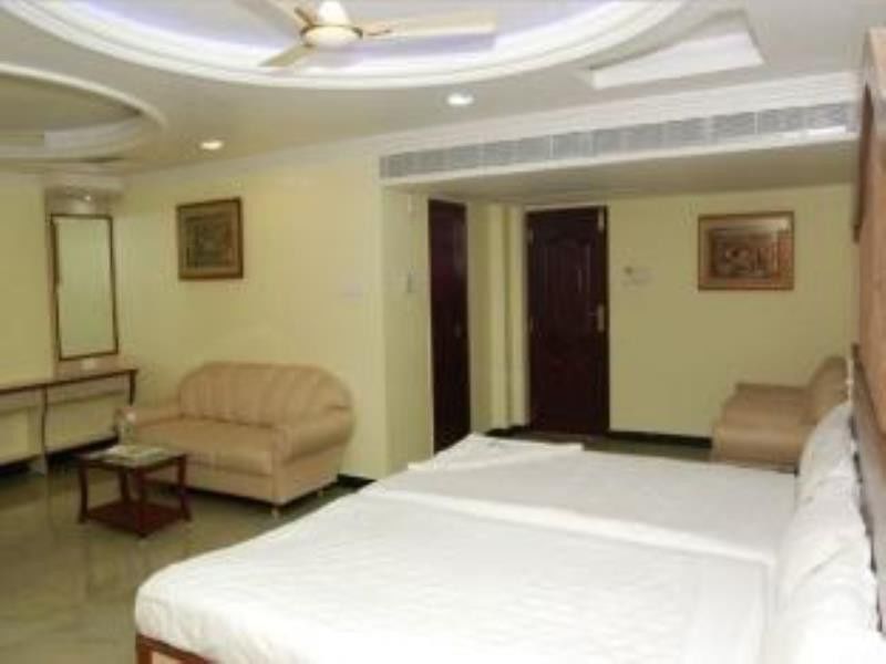 Shri Perumal Inn Puducherry Eksteriør billede